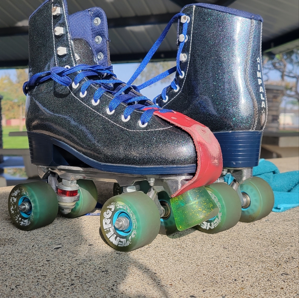 Impala midnight roller skates